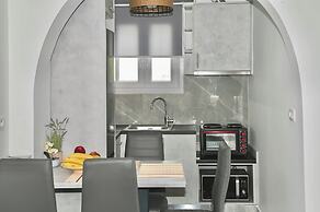 Serenite 2 Bd Santorini Getaway with Sea View