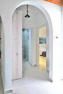 Serenite 2 Bd Santorini Getaway with Sea View