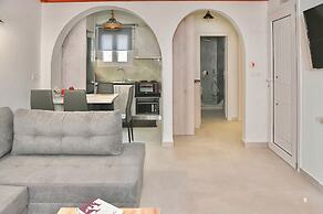 Serenite 2 Bd Santorini Getaway with Sea View