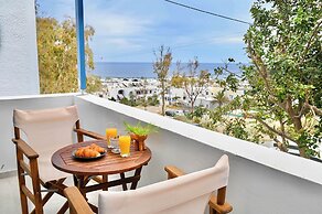 Serenite 2 Bd Santorini Getaway with Sea View
