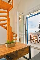 Serenite 2 Bd Santorini Getaway with Sea View