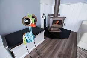 Killy Views Stunning Waterfront Pet Friendly Fireplace Free EV Charger