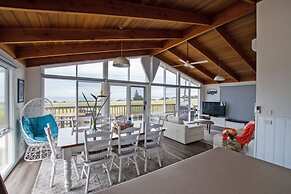 Killy Views Stunning Waterfront Pet Friendly Fireplace Free EV Charger