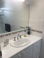 Killy Views Stunning Waterfront Pet Friendly Fireplace Free EV Charger