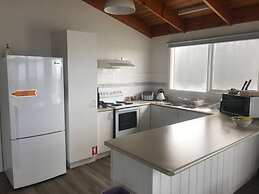 Killy Views Stunning Waterfront Pet Friendly Fireplace Free EV Charger