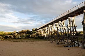 Killy Views Stunning Waterfront Pet Friendly Fireplace Free EV Charger