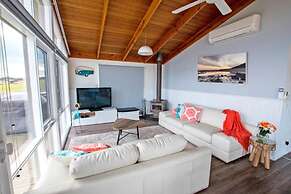 Killy Views Stunning Waterfront Pet Friendly Fireplace Free EV Charger