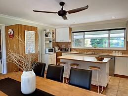 Killarney Coastal Country Retreat Spa Pet Friendly Fireplace