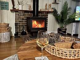 Killarney Coastal Country Retreat Spa Pet Friendly Fireplace