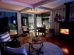 Killarney Coastal Country Retreat Spa Pet Friendly Fireplace