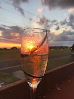 Colours By The Sea Wheelchair Pet-friendly Waterfront Retreat Fireplac