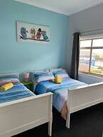 Colours By The Sea Wheelchair Pet-friendly Waterfront Retreat Fireplac