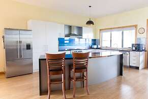 Colours By The Sea Wheelchair Pet-friendly Waterfront Retreat Fireplac