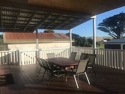 Colours By The Sea Wheelchair Pet-friendly Waterfront Retreat Fireplac