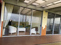 Colours By The Sea Wheelchair Pet-friendly Waterfront Retreat Fireplac