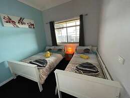 Colours By The Sea Wheelchair Pet-friendly Waterfront Retreat Fireplac