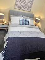 Morgan Place Central Melbourne CBD Apartment on Flinders Lane Late Che