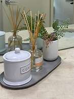 Morgan Place Central Melbourne CBD Apartment on Flinders Lane Late Che