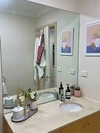 Morgan Place Central Melbourne CBD Apartment on Flinders Lane Late Che