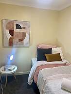 Morgan Place Central Melbourne CBD Apartment on Flinders Lane Late Che