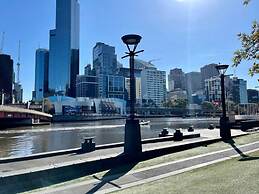 Morgan Place Central Melbourne CBD Apartment on Flinders Lane Late Che