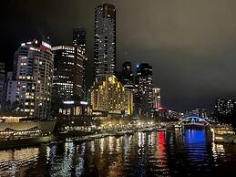 Morgan Place Central Melbourne CBD Apartment on Flinders Lane Late Che