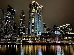 Morgan Place Central Melbourne CBD Apartment on Flinders Lane Late Che