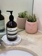 Morgan Place Central Melbourne CBD Apartment on Flinders Lane Late Che