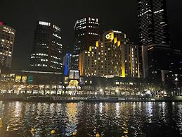 Morgan Place Central Melbourne CBD Apartment on Flinders Lane Late Che