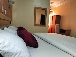 Steffan Hotel and Suites