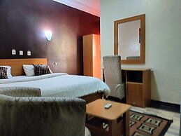 Steffan Hotel and Suites
