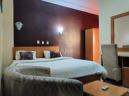 Steffan Hotel and Suites