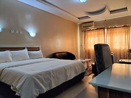 Steffan Hotel and Suites