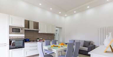 Chiara Modern Apartment by Wonderful Italy