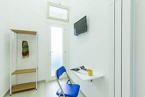 Chiara Modern Apartment by Wonderful Italy