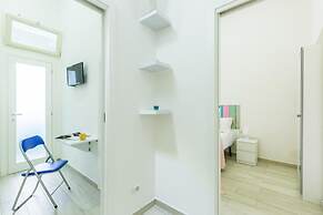 Chiara Modern Apartment by Wonderful Italy