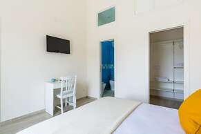 Chiara Modern Apartment by Wonderful Italy