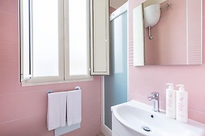 Chiara Modern Apartment by Wonderful Italy