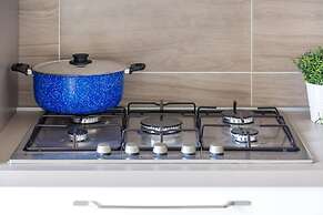 Chiara Modern Apartment by Wonderful Italy