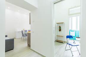 Chiara Modern Apartment by Wonderful Italy