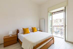 Chiara Modern Apartment by Wonderful Italy