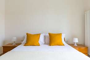 Chiara Modern Apartment by Wonderful Italy