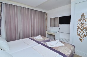 Tropic Beach Club Side