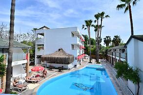 Tropic Beach Club Side