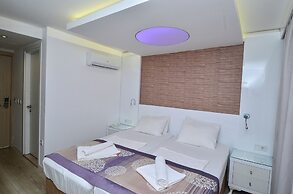 Tropic Beach Club Side