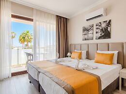 Tropic Beach Club Side