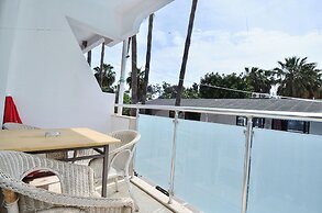 Tropic Beach Club Side