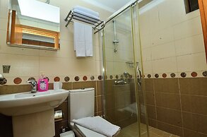 Tropic Beach Club Side