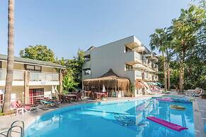 Tropic Beach Club Side