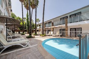 Tropic Beach Club Side